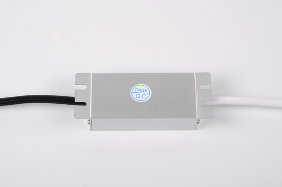 0.83A 105g 극단적 가는 주도하는 운전자, 방수 IP67 호리호리한 주도하는 전원 공급기